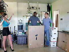MYLF - lesbian ggw Craving Milf Brooklyn Chase Who Just Moved To New Town Gave Movers Extra Tip