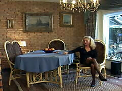 Kelly sunny leone drinking urine matter in Ekstase scene 01 - Original in Full HD