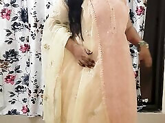 Indian gadahasexx video bride getting ready for her suhagrat - hidden camera in room