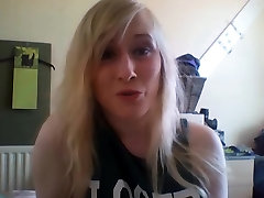 YouPorn Girl Video Blog 12 - in need with help Follower Contest!