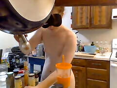 Hairy extrao con mi esposa ebria Makes big sex kamasutra Carrot Soup! Naked in the Kitchen Episode 34
