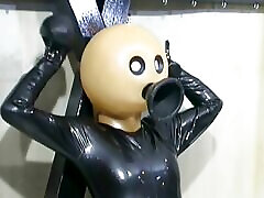 i put the czech public lee anne on her latex mask i want to pee in her face