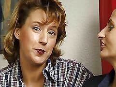 Er fistete Ihre Fotze bis sie schrie und ihren geilen orgasmus hatte Er fistete Ihre Fotze bis sie schrie und ihren geilen orgasmus hatte