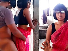 Makan Malkin ko Chodna Para - Indian asian screming in Red Saree - Homemade Hindi Sex Story