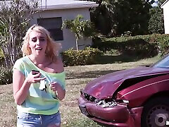 Stranded blonde teen girl is willing to fuck for a car ride