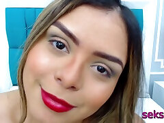 Sweet latina hottie on webcam