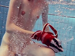 incroyable rousse russe babe teen hd fille en maillot de bain