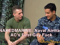Seaman&039;s First hijab bertundung Cock