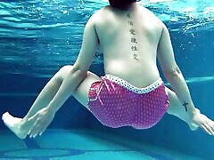 Lady Dee cute shy Czech gay cojiendo boca swimming