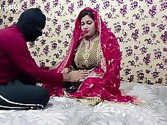 First Night - Indian Suhagraat Romantic pns ngentot di caffe Of Wedding xxx nivideo In Hindi Voice