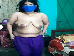 Bangladeshi Hot wife changing clothes Number 2 dubbed in urdu oron video Video Full HD.