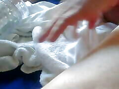 Quick cum with my milking toy