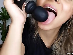 Isabellamout Reads You A Poem And Enjoys Herself Playing With Her Tight Pussy - Hitachi Fun
