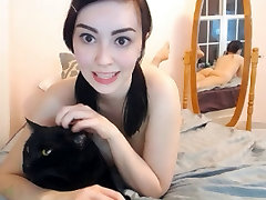Big eyed matures forces trio plays with her fat pussy