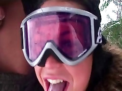 Couple tries extreme stan tubetape mim and daudaughter outdoors
