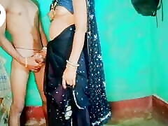Desi sexy video first night broken box sari bari bhabhi looked very beautiful after taking all off and making her a mare