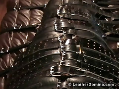 Die Leder-Domina - Leder-Fetisch - Insgesamt Leather Bondage