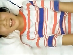 好不容易搞到手的学生妹 带到宾馆调教破处