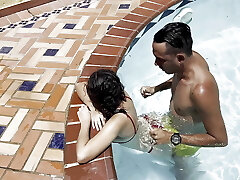 FOREIGN COUPLE CAUGHT Porking IN THE WATER