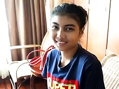 Thai beauty with enticing figure curves gets fur pie eaten