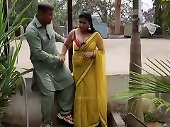 Two Mature Guys Pulverized House Owner Aunty After Romance