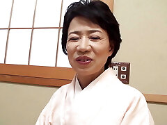 M615G04 Kimono Fantastic Mature Woman makes AV debut!