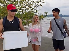 3some on the beach with stepbrothers - Danner Mendez - Tatiana Alvarez - Max Betancur
