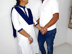 Shcool me class chutne ke baad komal ne apne boyfriend ke sath chut gigantic jayegi