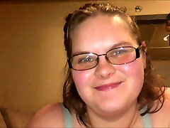 Nerdy Gal Experiments With Girl Clit & Makes It Squirt