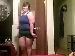 This BBW might seem like a very naughty tart and she gives superb head