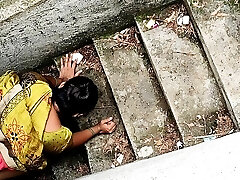 Komal ne devar ko chupke se sidiye ke get me bulaya 