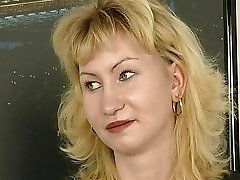 Willige Cougar will den kleinen Spatz