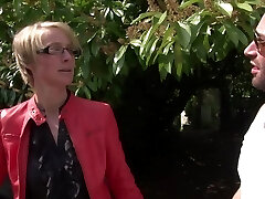 Horny blonde mature Diane Muprhy groans while getting fucked