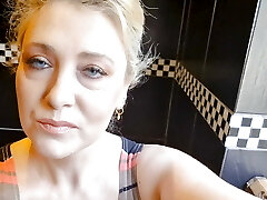 Nasty Mature pisses for you closeup pussy view
