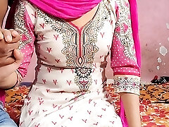 Punjabi ladaki ne salwar pahankar apane yaar se chudwai