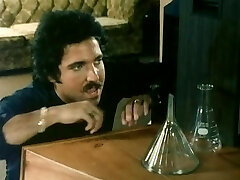 THE Blond NEXT DOOR (1982)