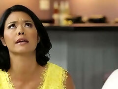 MILF vers fucked by t-girl