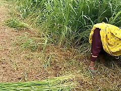 Desi Indian Bhabhi has sex with her dever, lollipop sucking, penetrating