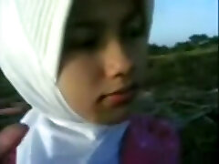 Arab girls have orgy at the beach