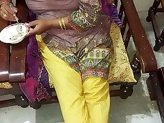 Soteli Maa Ke Saath Suhaagraat, First night with Step-mom
