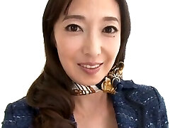 Mature adult movie star Otowa Ayako loves flashing her pussy and tits