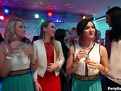 Exceptionally voracious blowjobs are given by some dancing queens in club