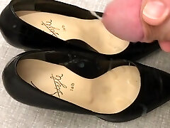 Co-employee s heels get a sticky load