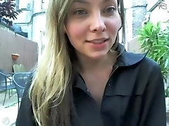 Coffeehouse amateur webcam girl