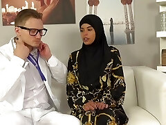 Stunner in hijab wants nicer labia