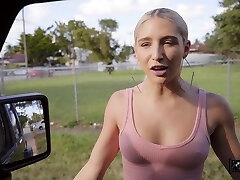 Hitchhiker Abella Danger offers her pussy for the free ride