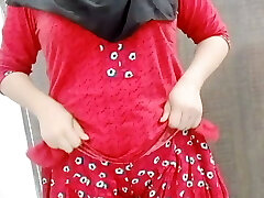 Housewife Liquidating Shalwar Kameez For Her Boyfriend – Hindi