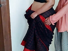Desi Tamil Big Funbags Hot granny Ka Thapa Thap chudai Majbore Appa Beta (Indian 60y Old granny fucked while she Cleaning)