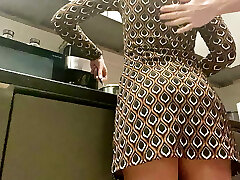 Caught a dame in the kitchen without panties and fucked firm