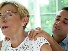 Mature slutty housewife Malya is poked doggy after giving a decent blowjob
